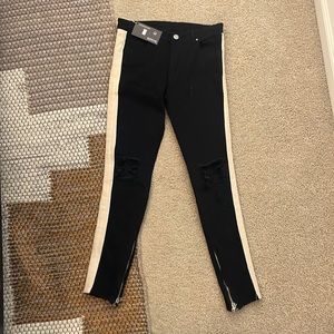 Brand new with tags Mens fashion skinny jeans with lots of details